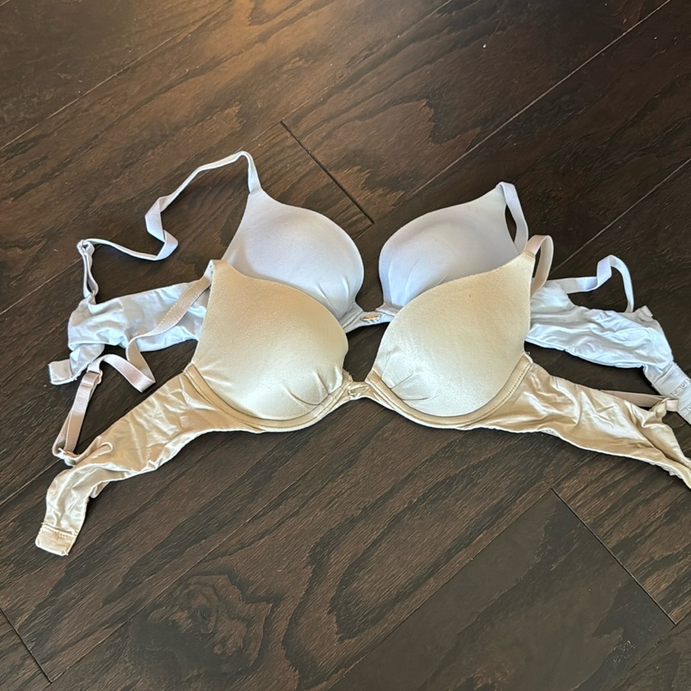 Victoria’s Secret fabulous plunge push up bra’s nude and light purple 32B